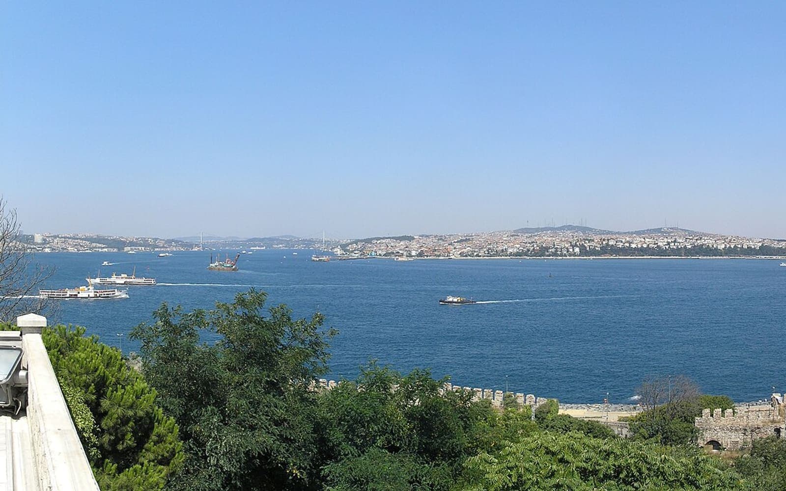 View of the Bosphorus and Istanbul from Topkapı